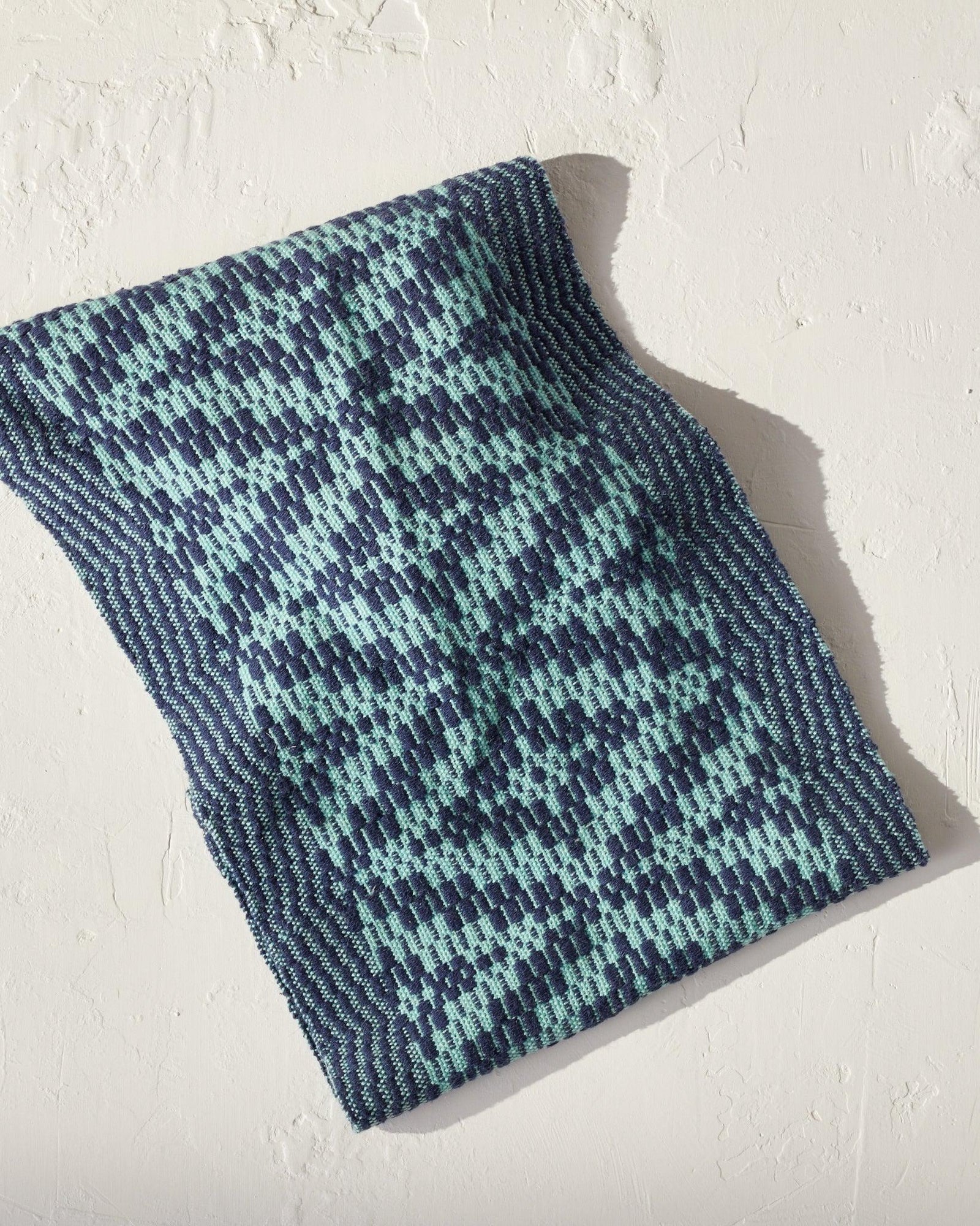 Crackle Weave Your Way: Cowl or Scarf