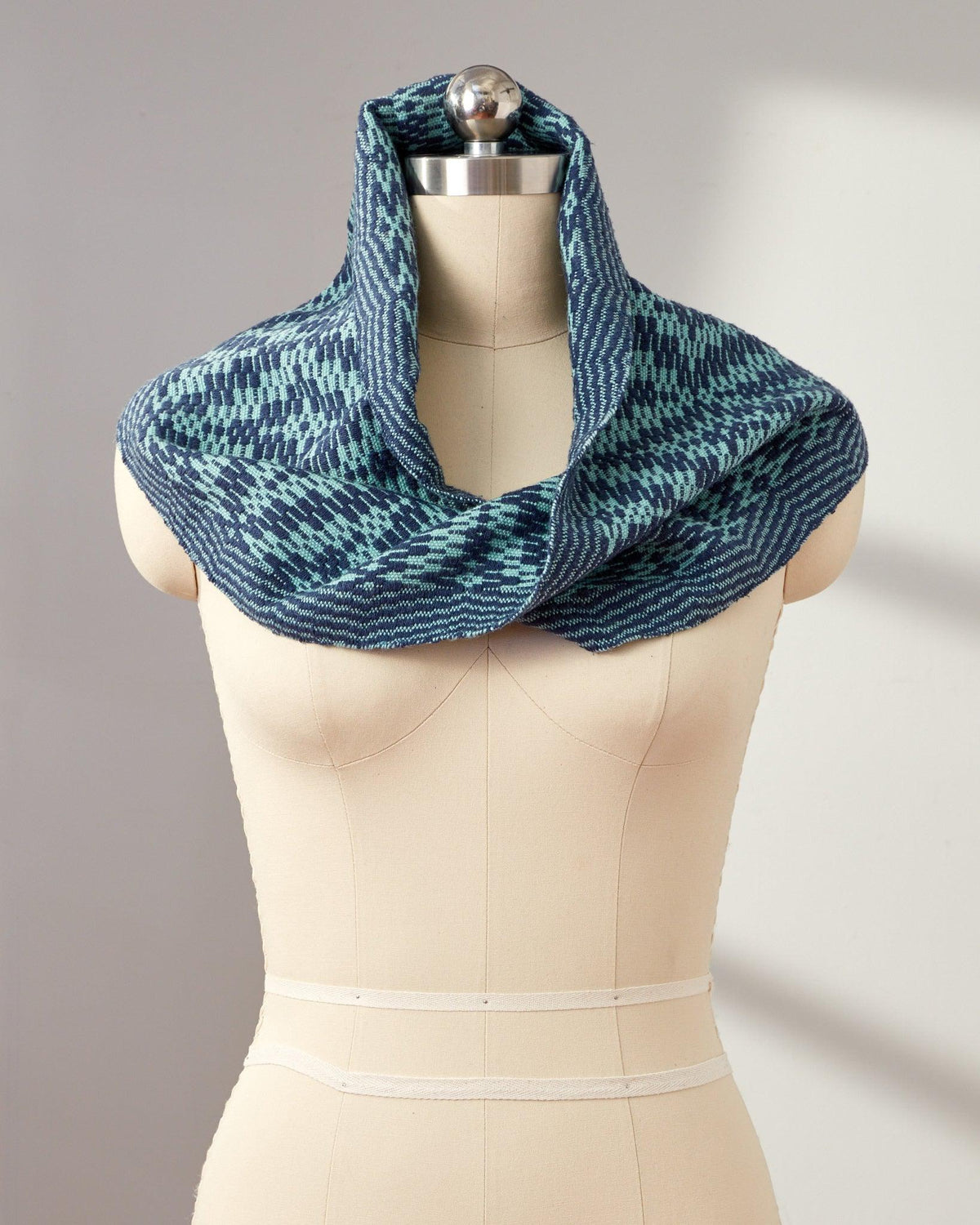 Crackle Weave Your Way: Cowl or Scarf