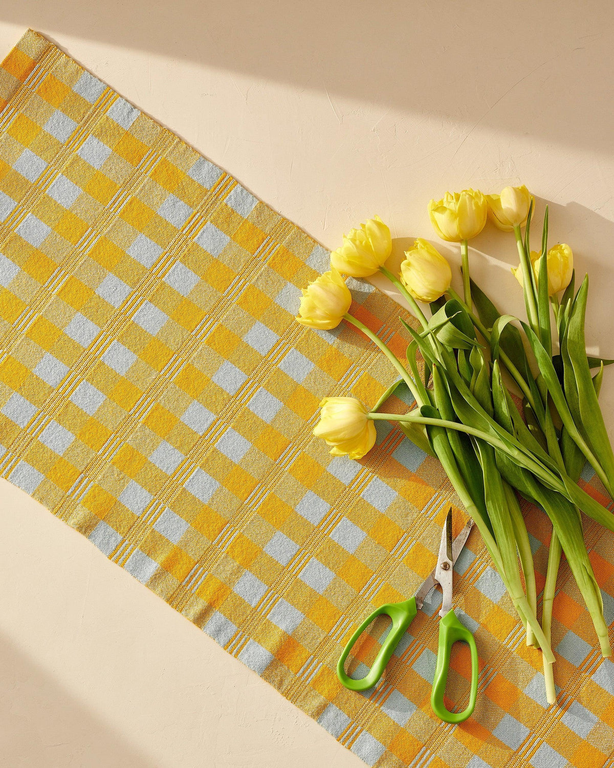 Daffodils &amp; Snowdrops Runner