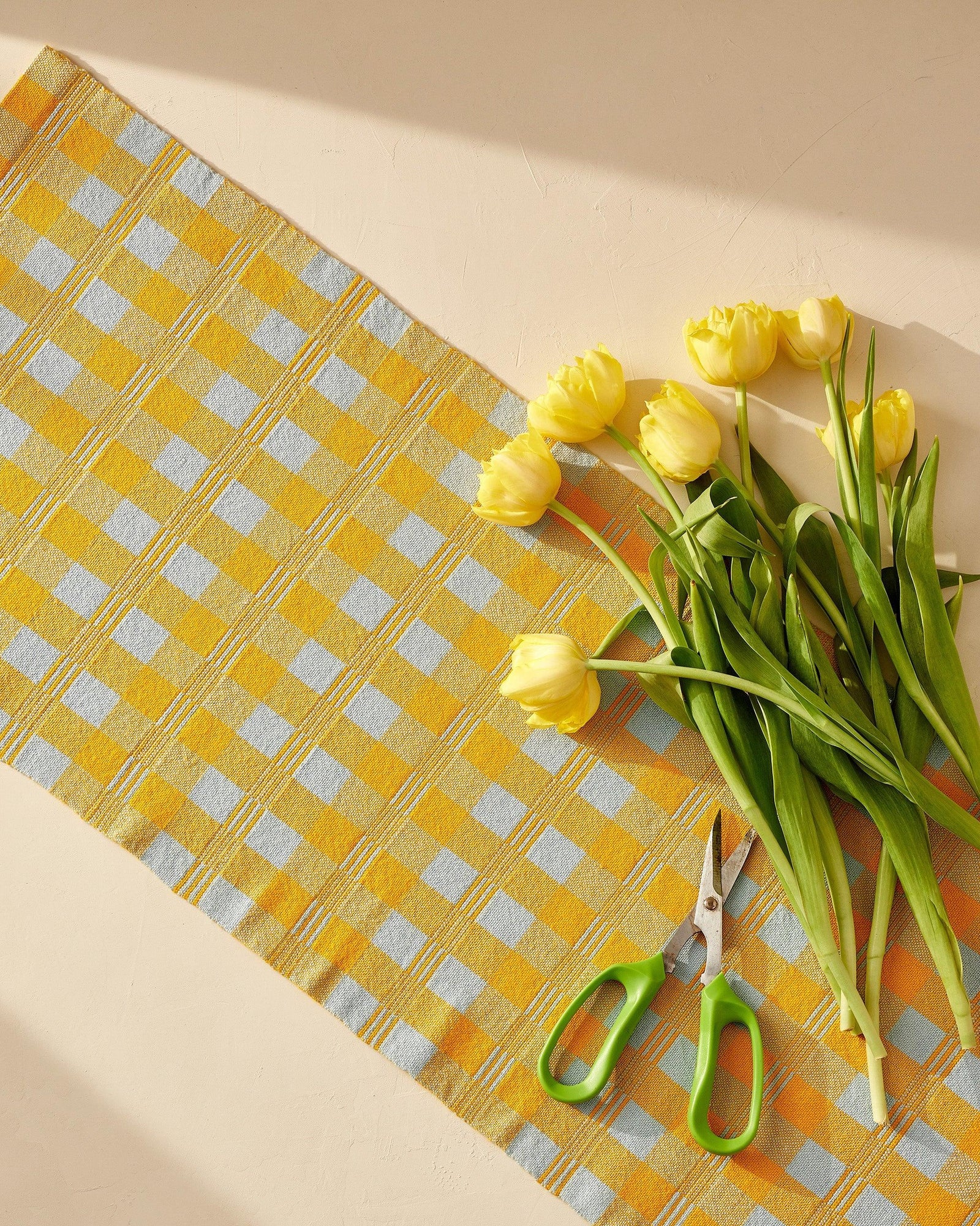 Daffodils & Snowdrops Runner