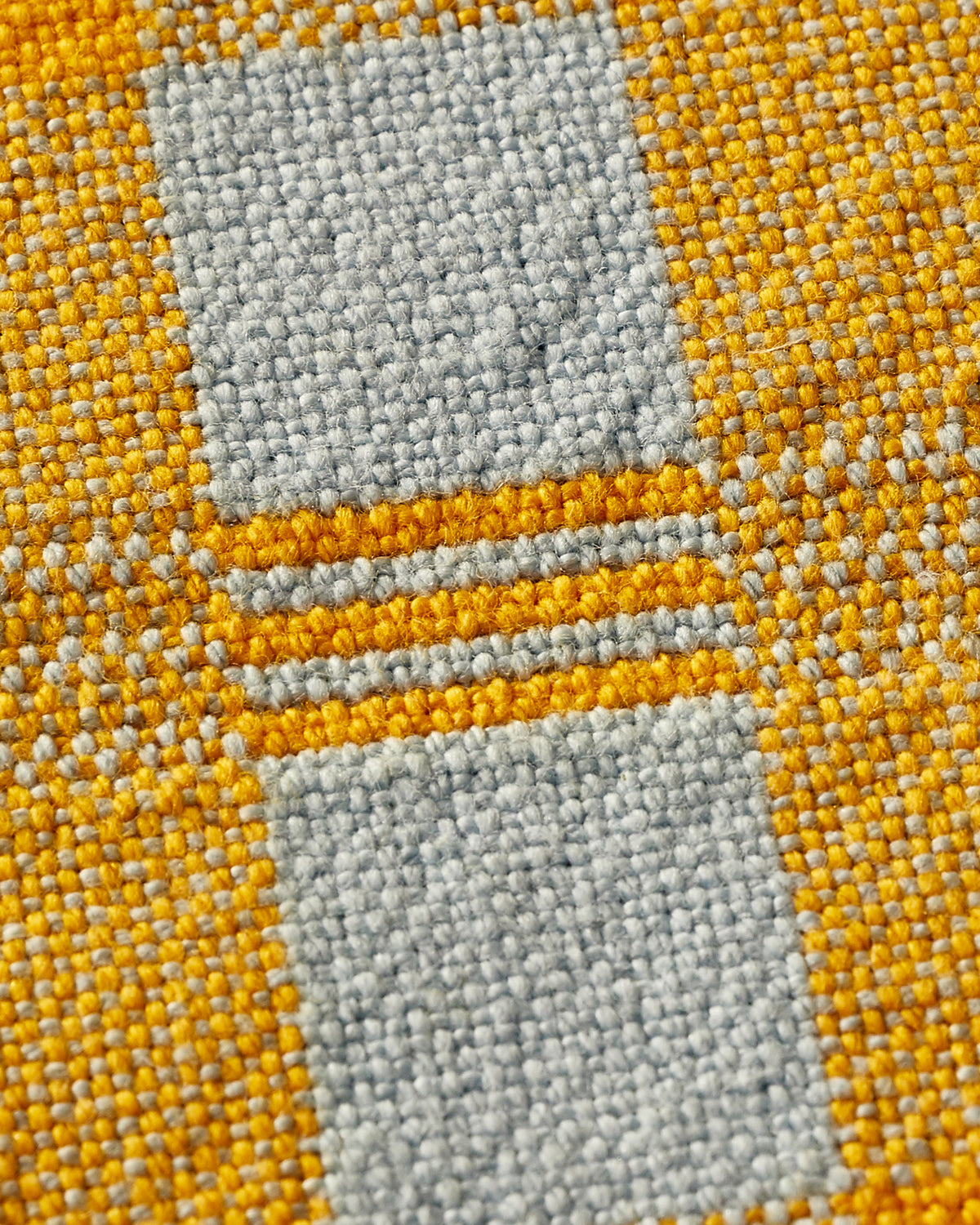 Daffodils &amp; Snowdrops Runner