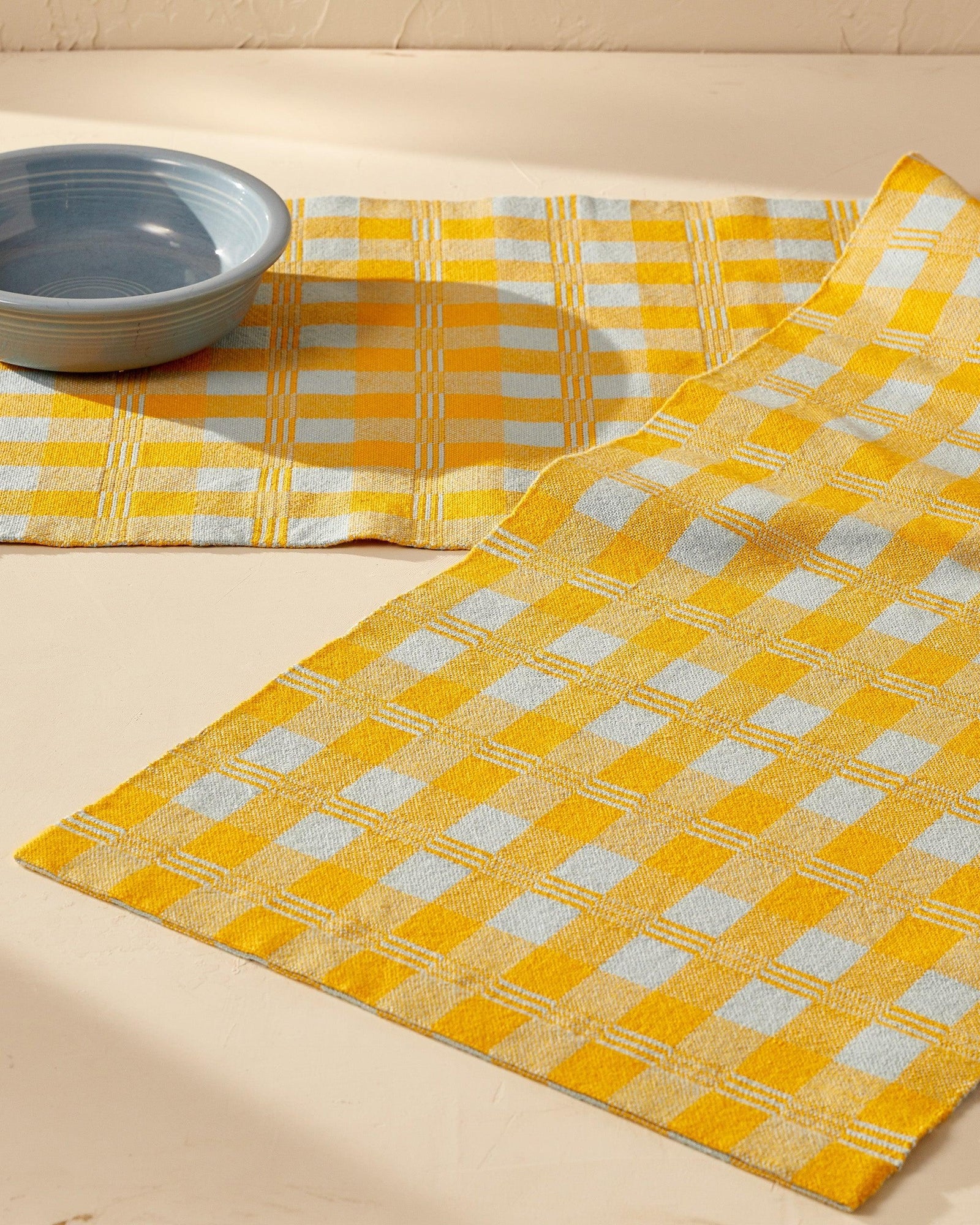 Daffodils & Snowdrops Runner