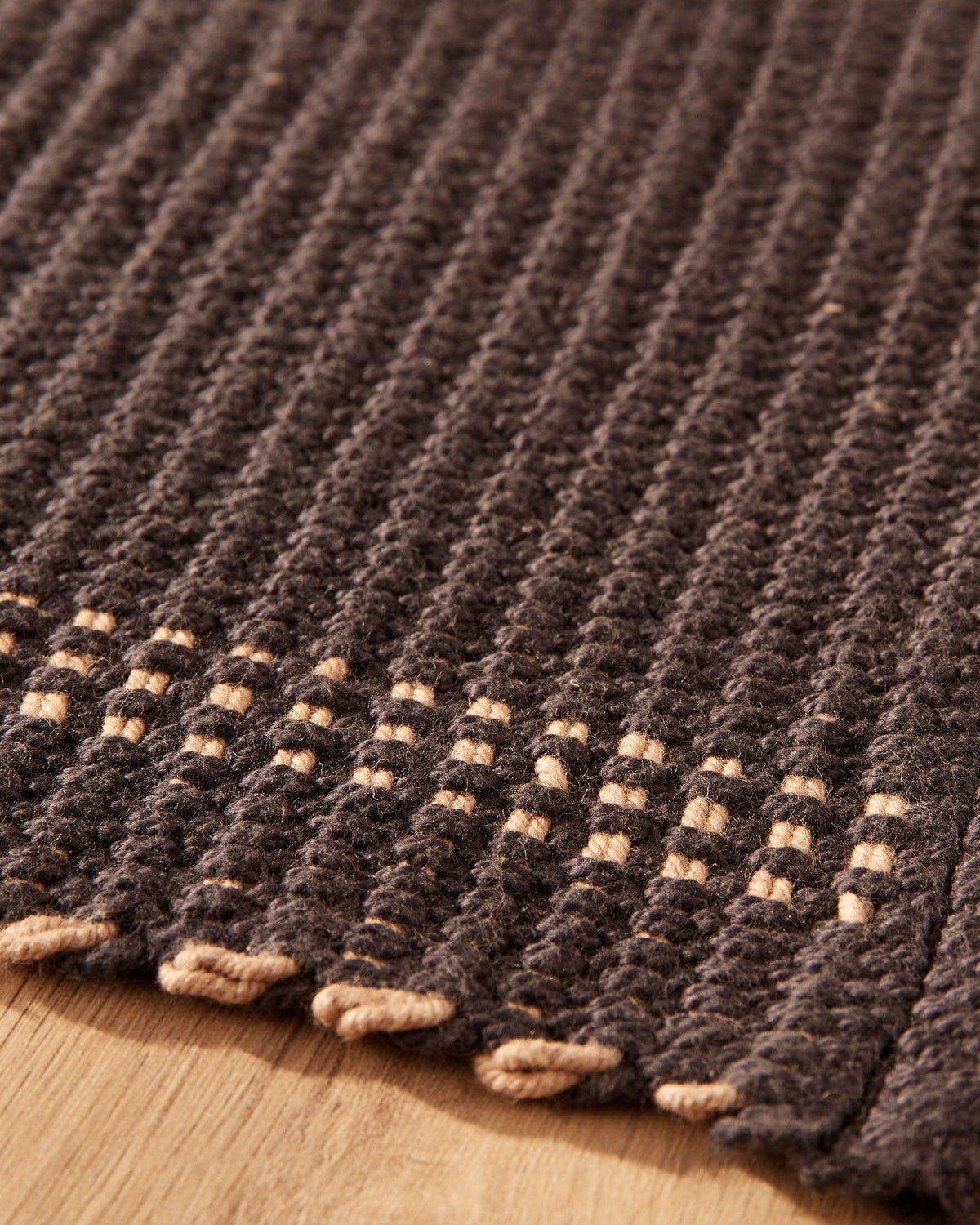 Ribs and Symmetry Table Set