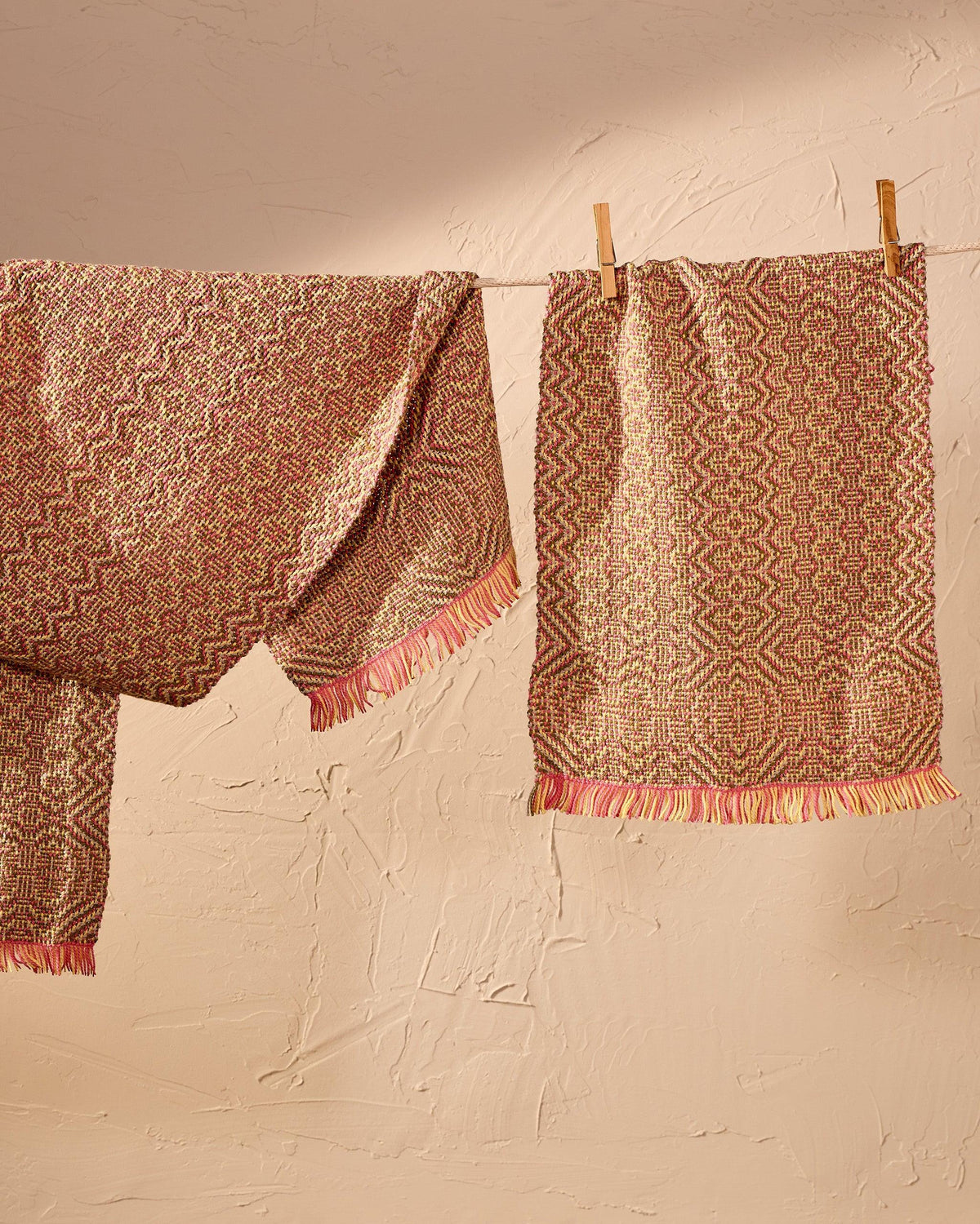 Spring Tulip Table Set