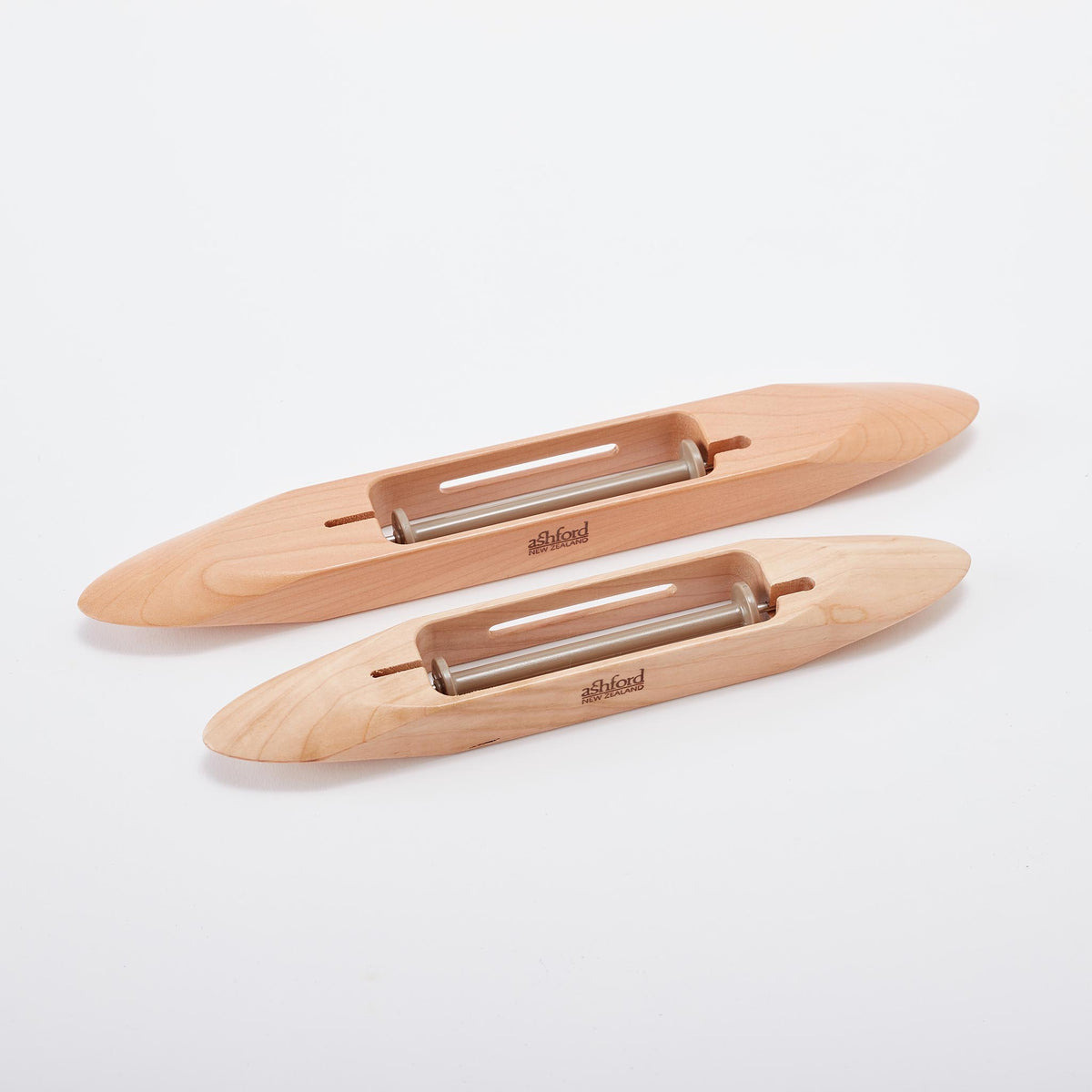 Boat Shuttle-Gist Yarn