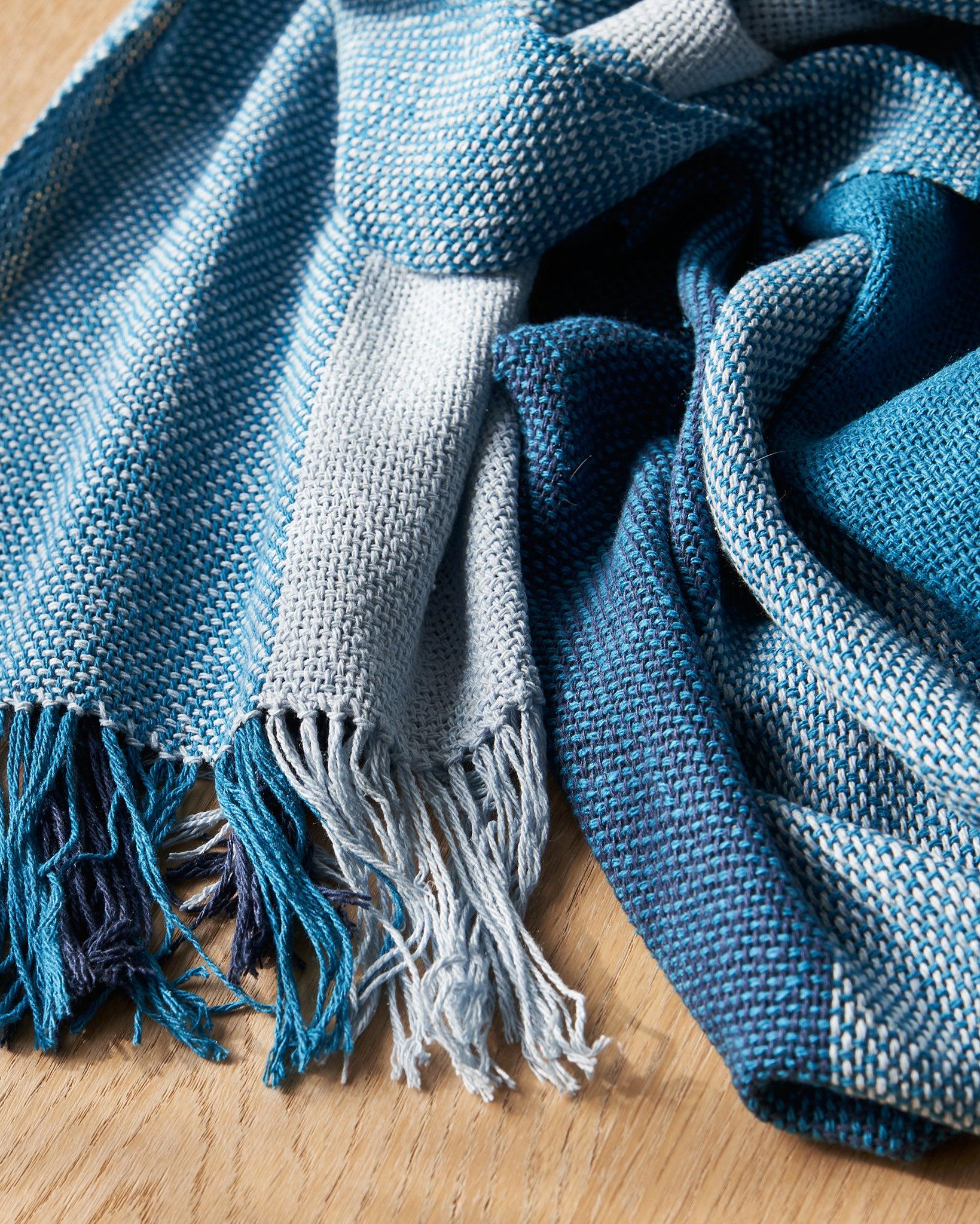 Woven scarf 2025