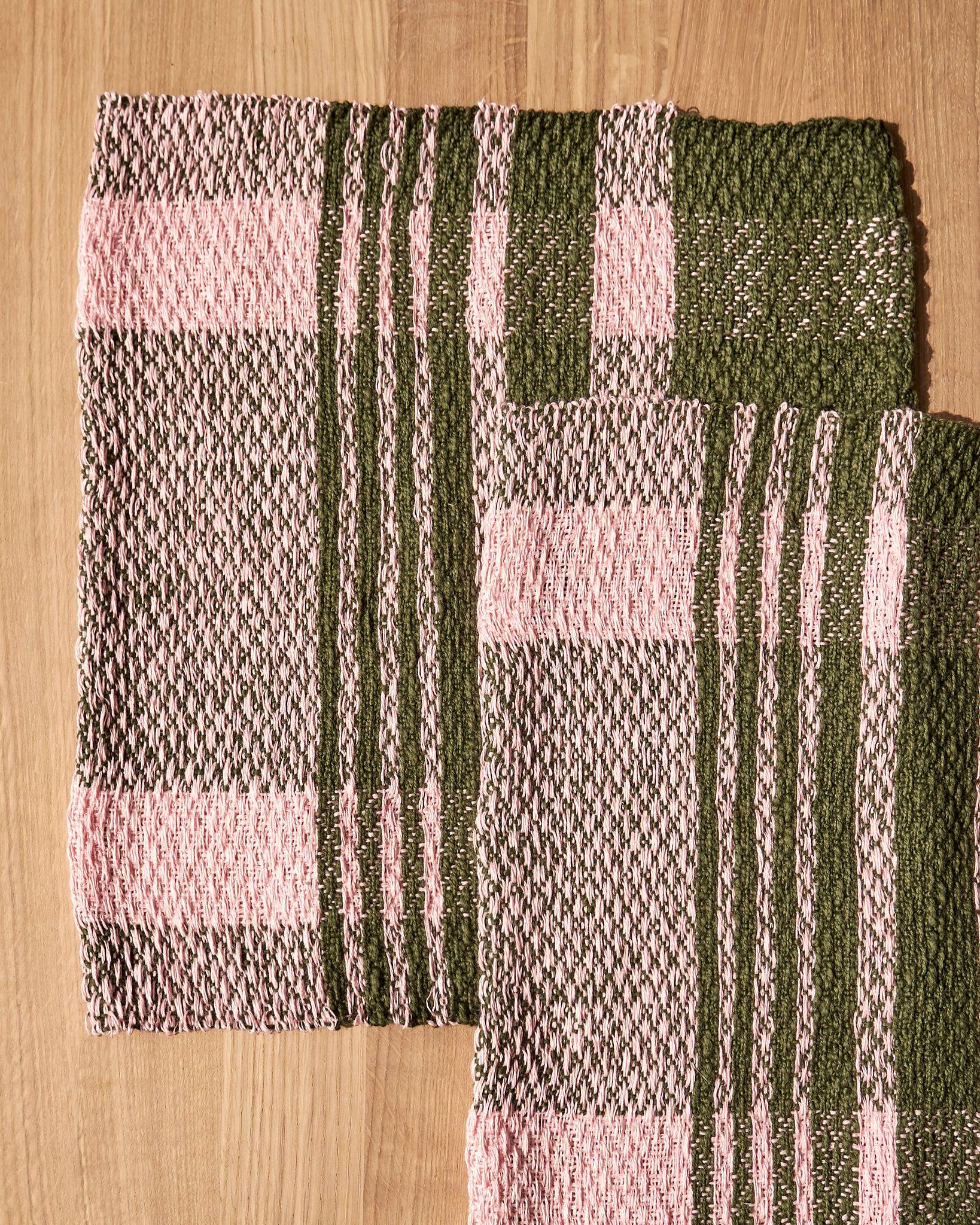 THOMAS WYLD ピンクパターンシルクスカーフ14✖️188 Field of Tulips Napkins Weaving Pattern - Gist Yarn
