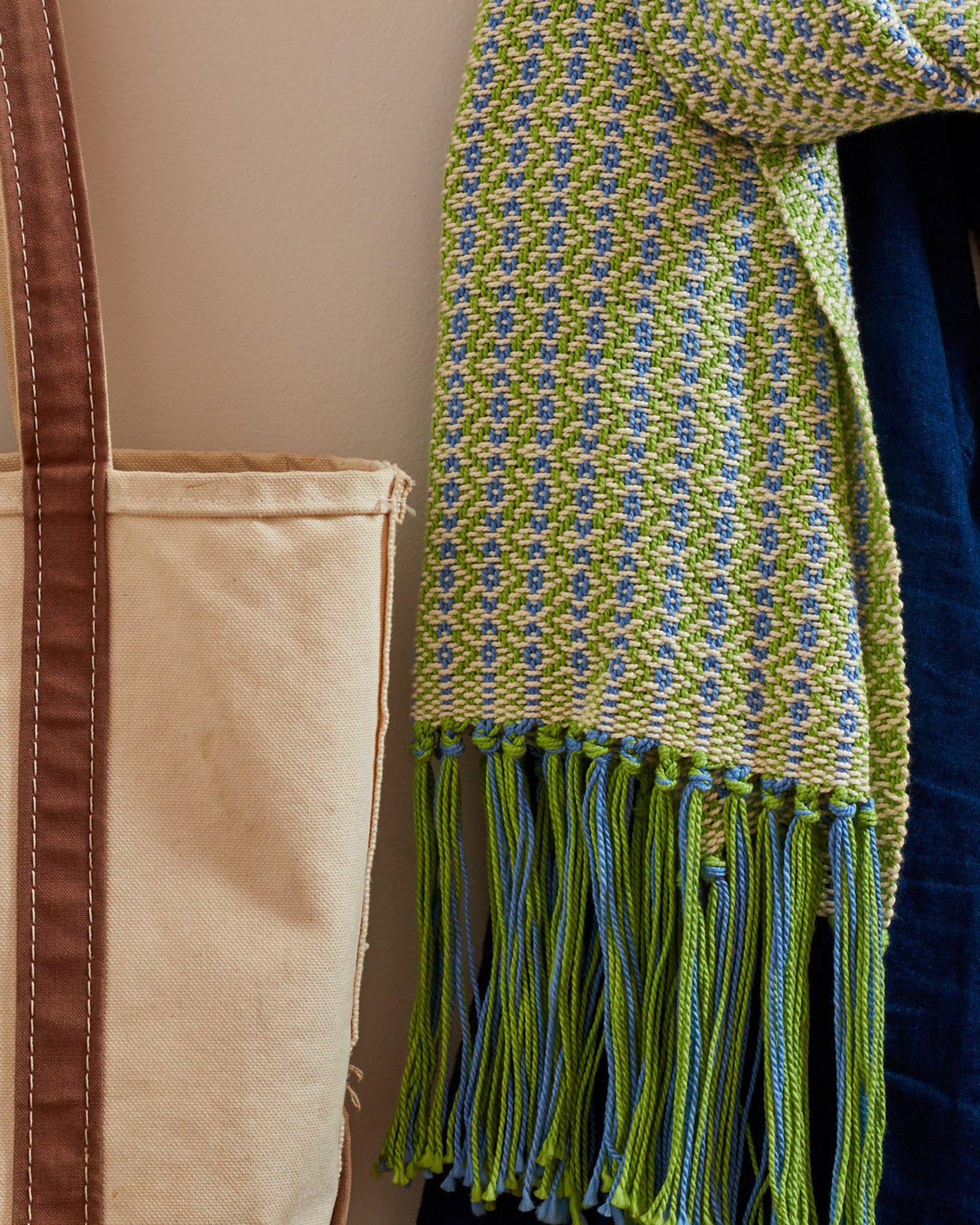 Tulip Shawl Twill Weaving Pattern