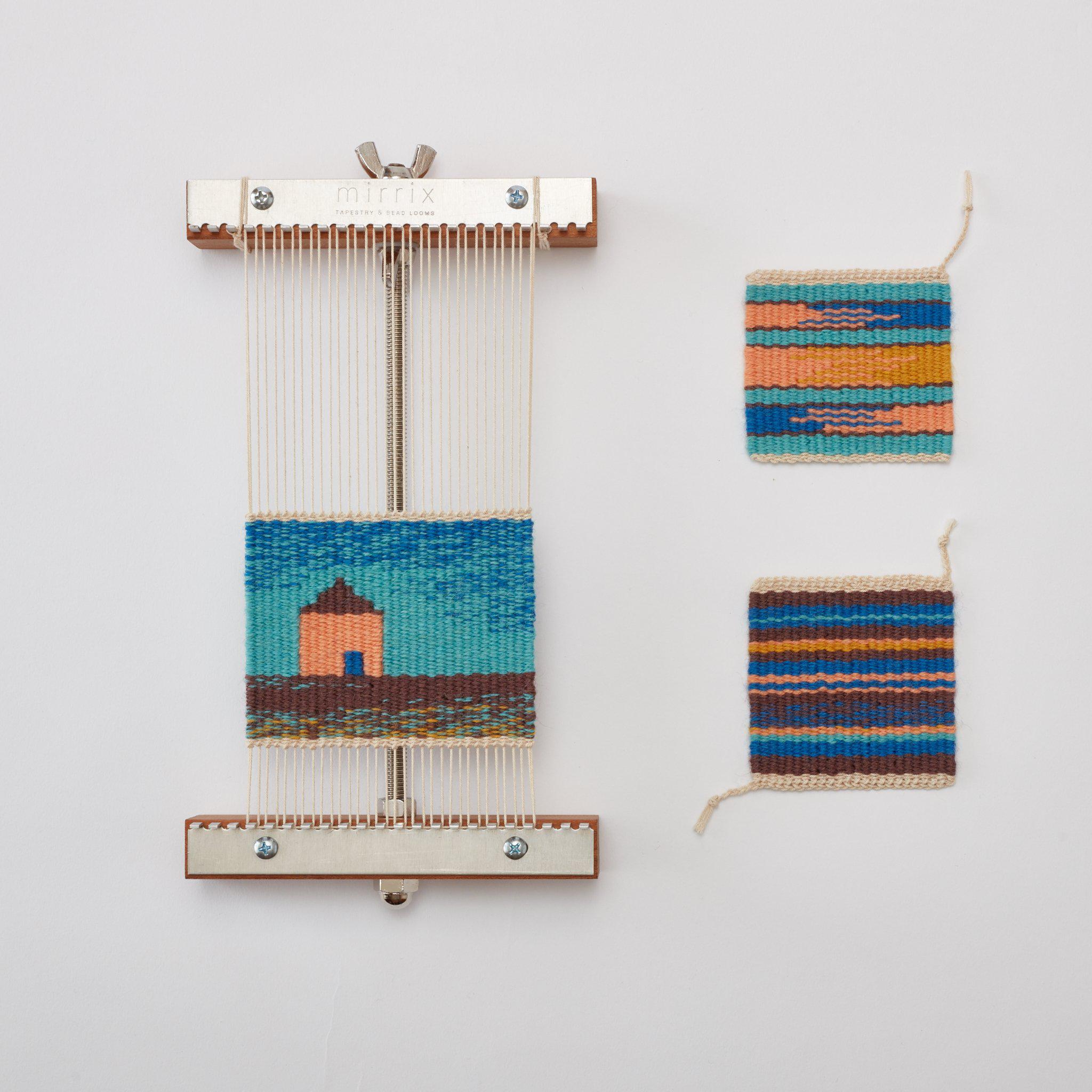 Weaving on a round knitting loom  Loom bands, Métier à tisser